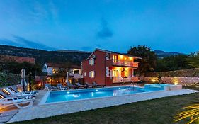 Luxury Villa Poquito
